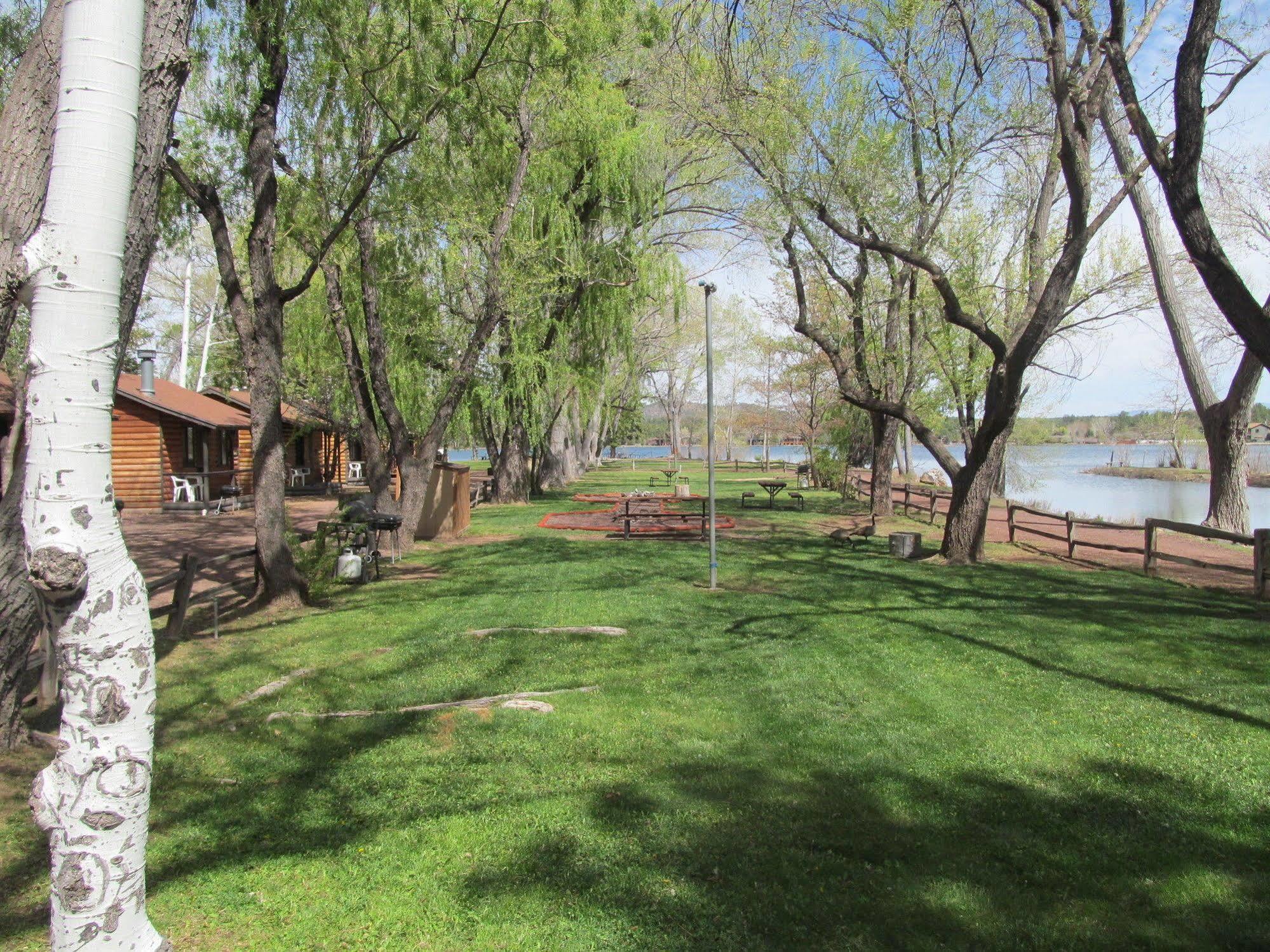 Lazy Oaks Resort Pinetop-Lakeside Exterior photo